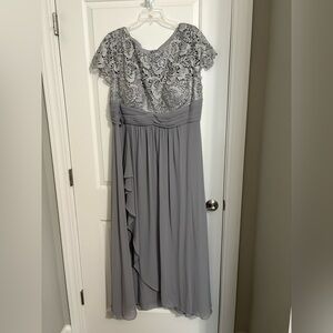 Elegant Gray Lace Evening Dress